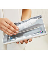 Oral-B Genius 9000 White Electric Toothbrush incl. 3 Brush Head Refills & Smart Travel Case